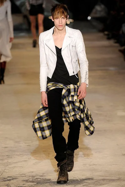 Look 7